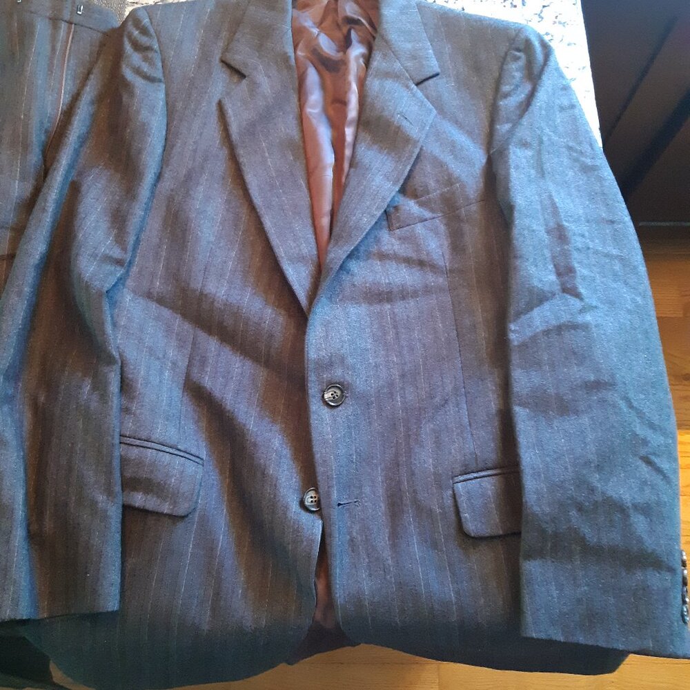 Vintage Gray Men's Pinstripe Ross Hadley Suit